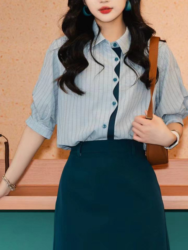 【川の流れが止まらない】香港風のレトロな純色の半袖シャツの女性のデザイン感がゆったりしています。|undefined