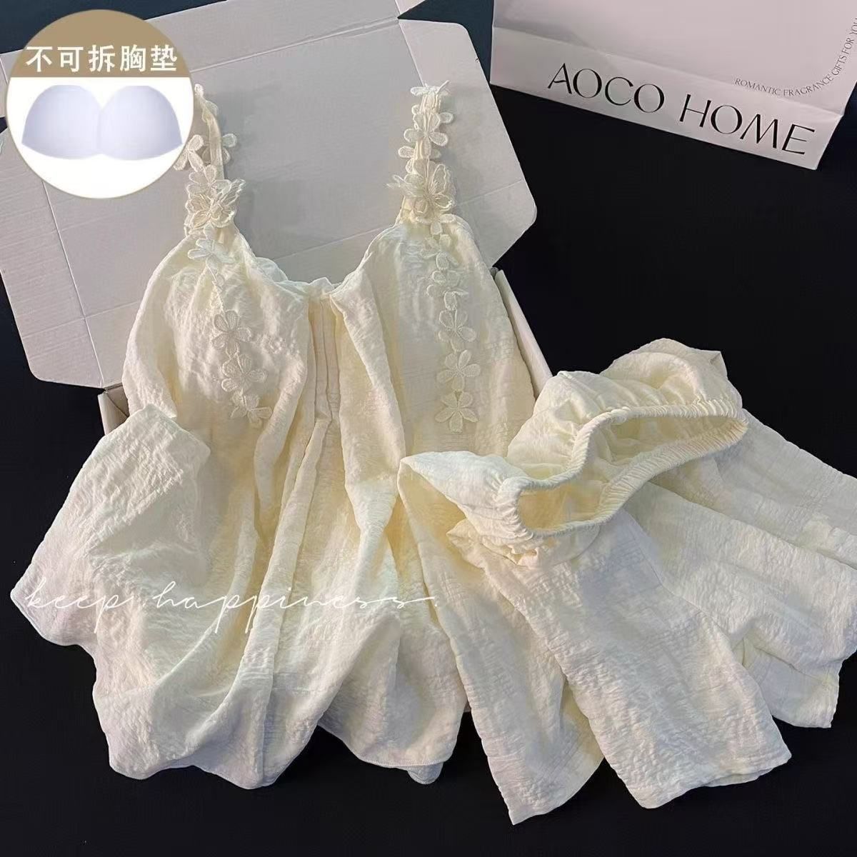 Pijama con cojín de pecho para mujeres verano nuevo azul nubes algodón jacquard cabina pantalones cortos de viento dulce ropa de casa dos piezas