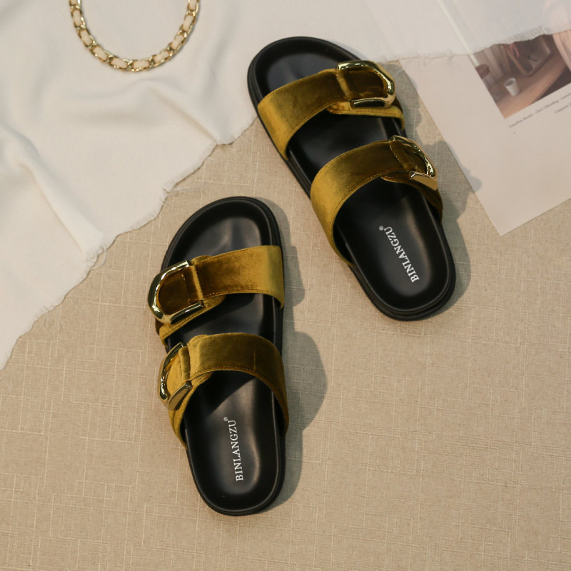 Velvet Slippers for Women, Summer 2026 Model, Thick-Soled with Belt Buckle, Retro Birkenstock Style, Slip-On, Fashionable, Suitable for Pairing with Dresses, Sandals