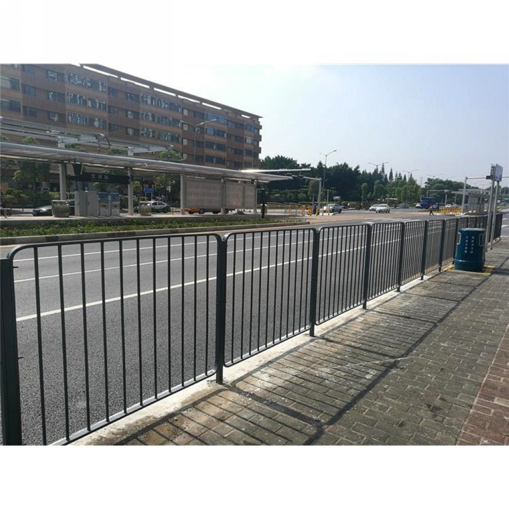 厂家直销港式护栏II型港式护栏港式道路中间护栏 港式护栏现货