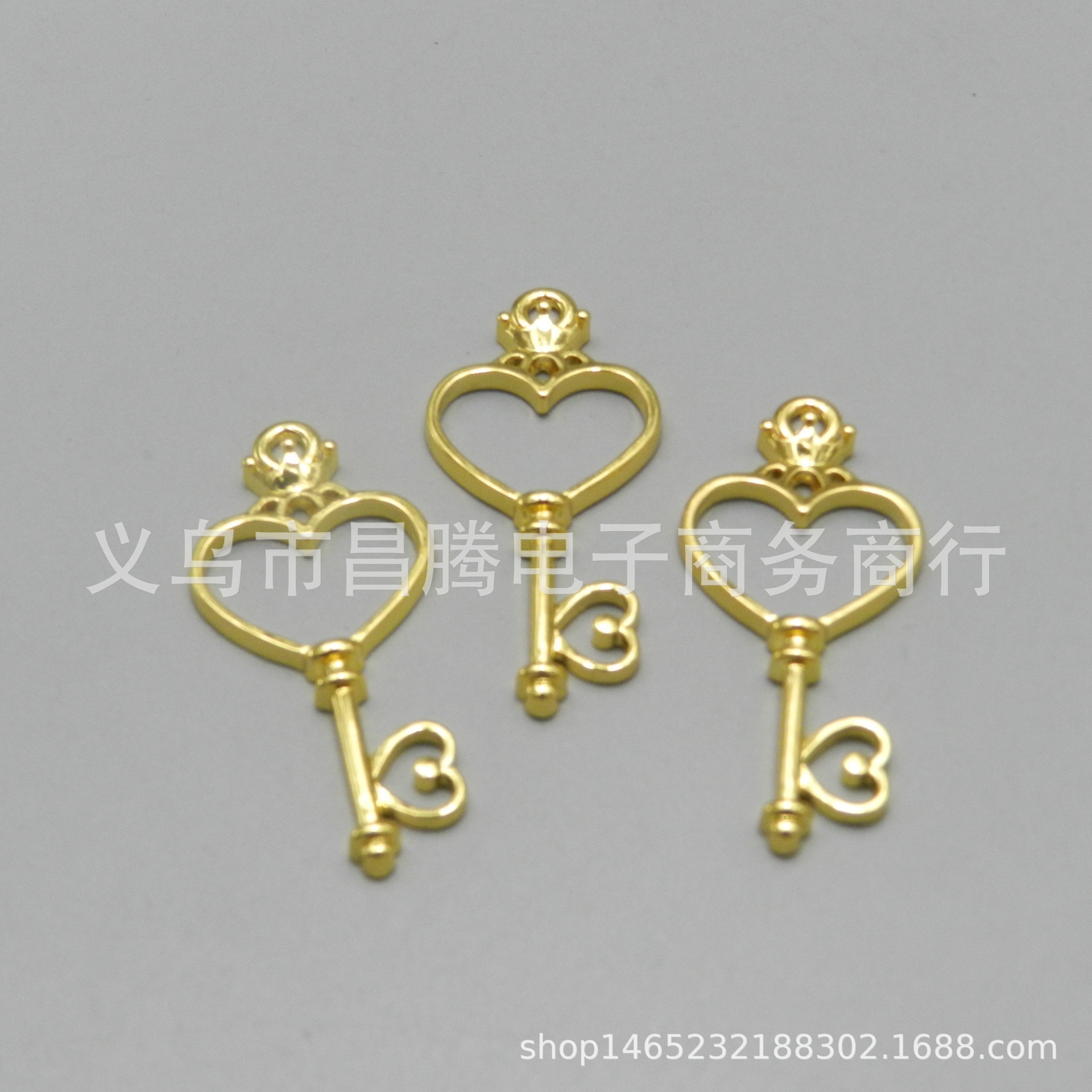 皇冠爱心魔法棒 日本同款水晶滴胶UV树脂胶金属边框 保色合金厂家