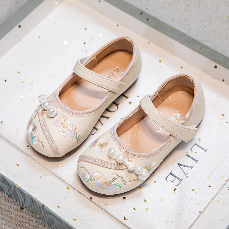 Zapatos Hanfu para niñas zapatos bordados antiguos para niños primavera y otoño 2026 zapatos de cuero de estilo nacional para niñas zapatos de princesa image 4