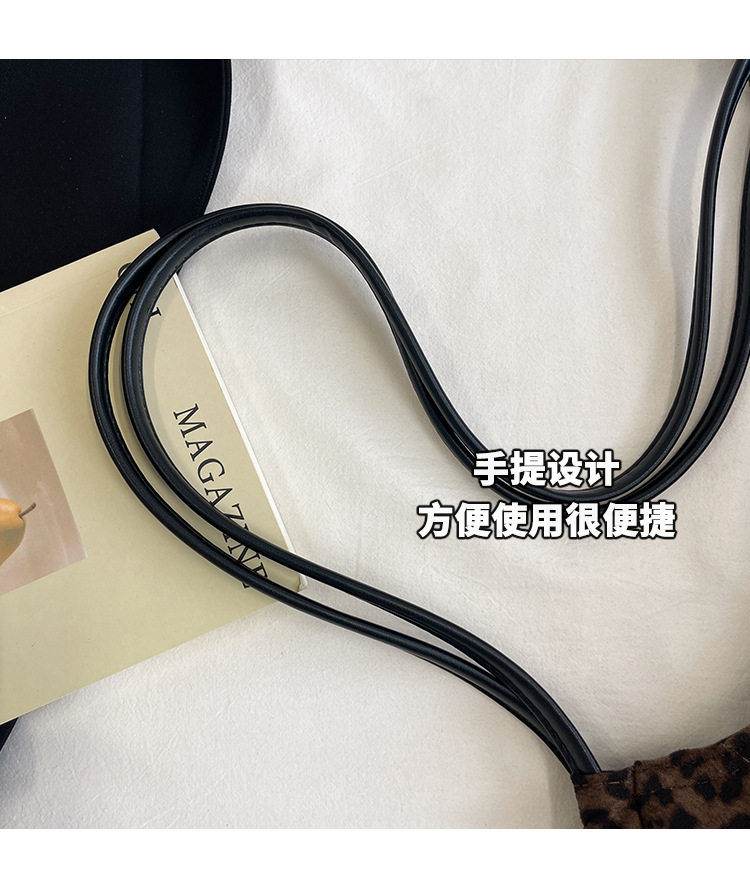 Túi tote nữ họa tiết vằn báo cỡ lớn, túi xách tay đi làm đi học chất liệu da lộn mềm — vằn báo chi tiết 4