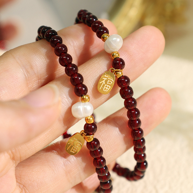 Vintage Natural wine red Garnet Bracelet Women's Metal Round Pendant Design Couple's Bracelet Simple Gift