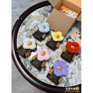 L������̫ꖻ�б����Ƥ�֙C��ˮͰŮ��ë�q����vivi������б���
