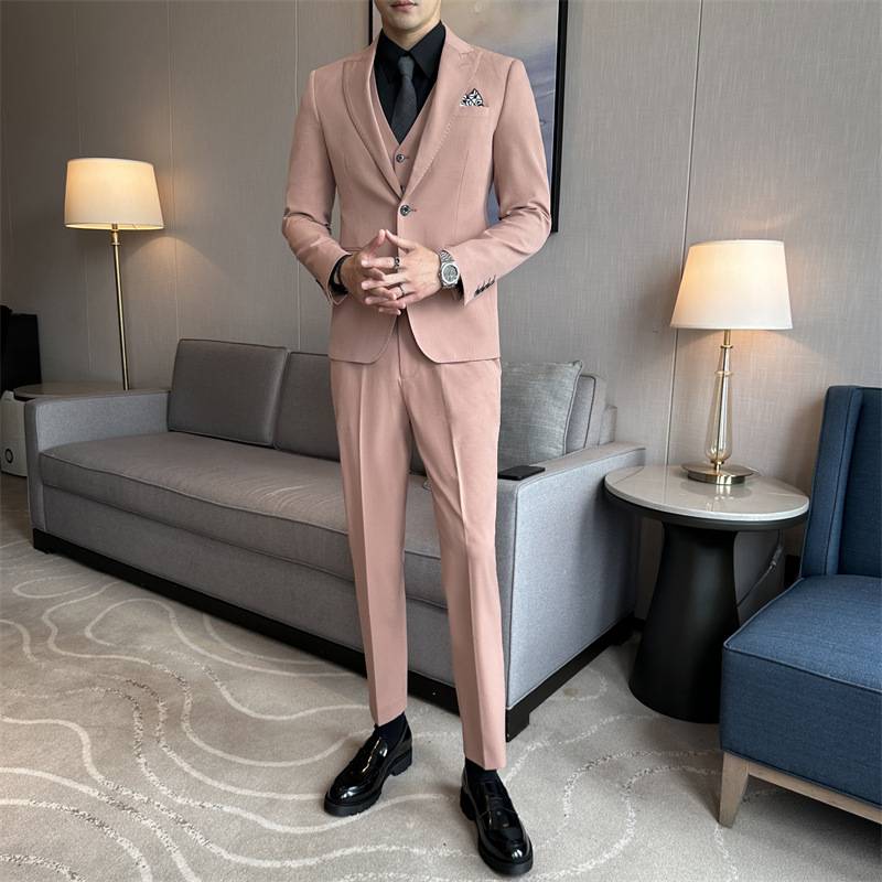 Modern geschnittener Herrenanzug | 3-teiliger Business-Anzug (Blazer, Weste & Hose) | Für Hochzeiten, Bräutigame und festliche Anlässe | Knitterarmer Stoff_voghion.com