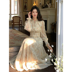 シフォンのフレンチの花のスカートの婦人服の2025春のお茶の休みの気質は身を修めるロングスカートの高級感の長袖のワンピースのスカートです。