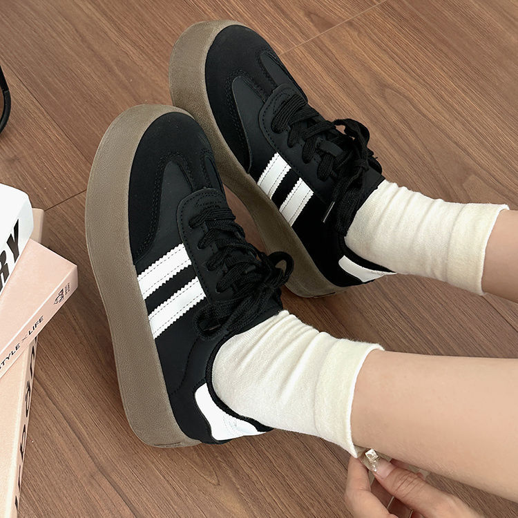 Zapatos de mujer con suela suave no cansen los pies, primavera y otoño 2025, nuevos zapatos blancos de moda, zapatos casuales ligeros con suela gruesa y resistentes al desgaste