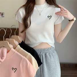 女式针织衫;连衣裙;女士短裤