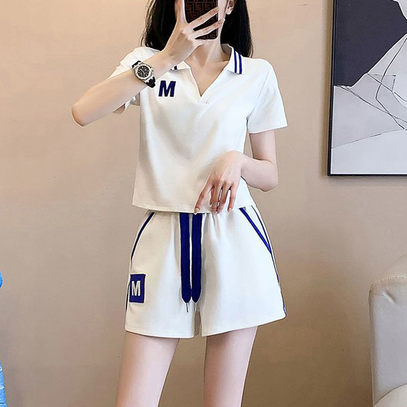 2024 Internet Celebrity Fashion Running Sports Suit for Women Summer 2024 New Style Slimming Look Short-Sleeved Shorts Two-Piece Set