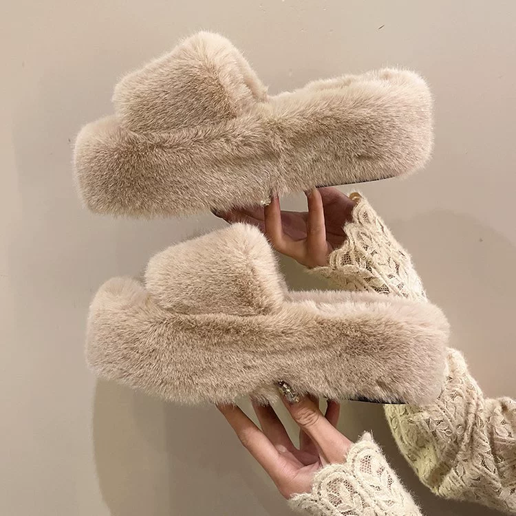 Пушистые тапочки для женщин, подходят для ношения на улице, новинка 2025 года в корейском стиле, модные тапочки в стиле инс, осенне-зимние тапочки на толстой подошве, осенне-зимние модели.
