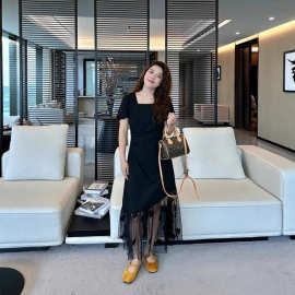 2025年大码女装方领绝美蝴蝶网纱拼接气质显瘦连衣裙黑色长裙