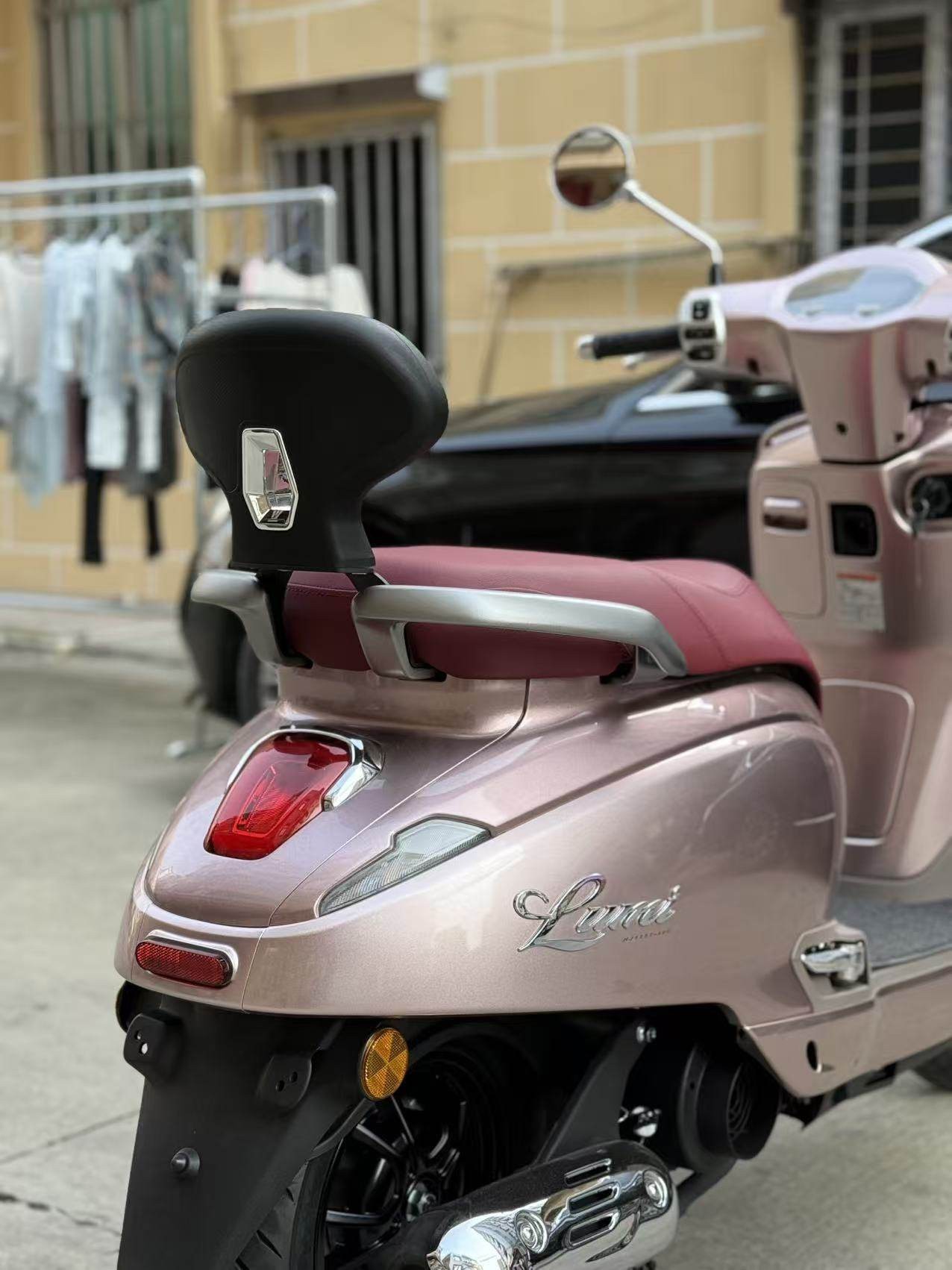 Suitable for Haojue Lumi125 Modified Rear Backrest, Rear Seat Lumbar Support, Passenger Backrest, Cushion Humpbackrest