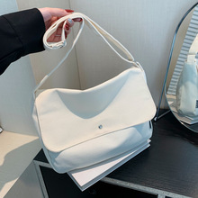 小众设计纯色极简复古做旧翻盖邮差包女学院风斜挎帆布书包男潮流