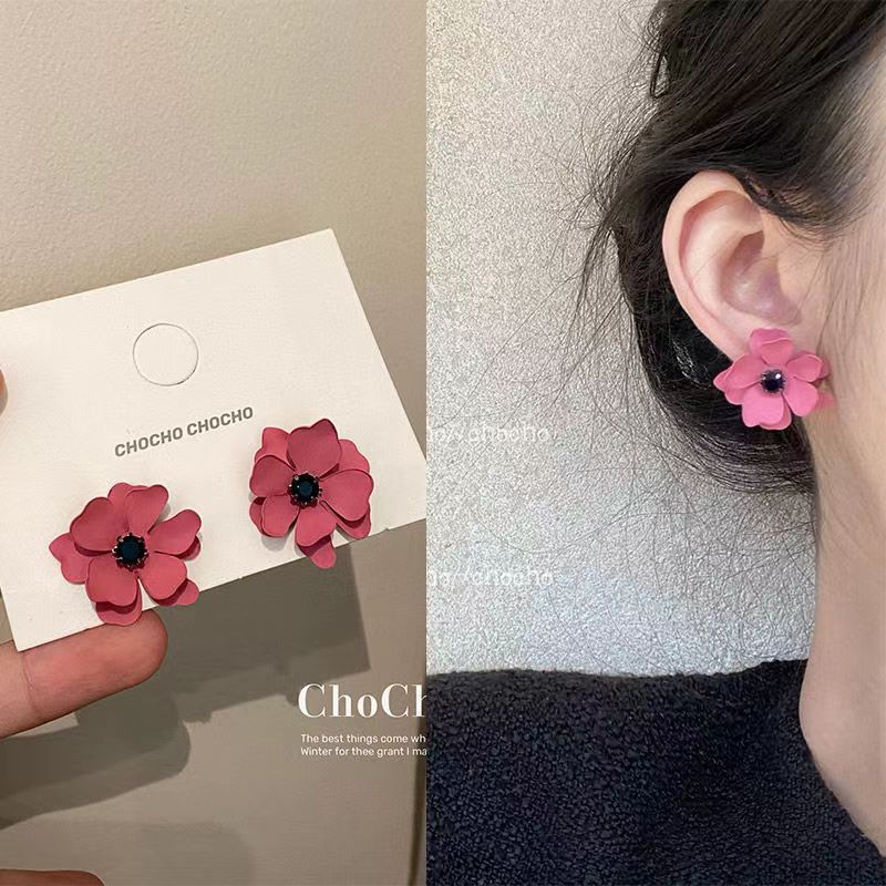 Diseño de nicho de alta gama borla larga sin orejas clip de oreja elegante estilo occidental de las mujeres cara-mirando pequeños nuevos pendientes de moda