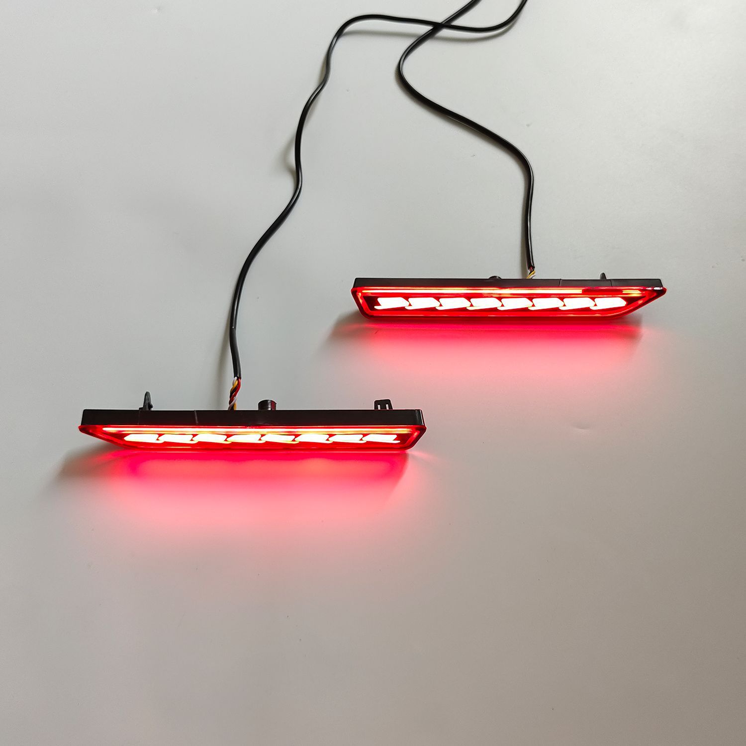 Suitable for Toyota RAV4, Rongfang, and Weilanda rear bumper lights, 2026 model RAV4 Weilanda brake lights, sequential plug-in type