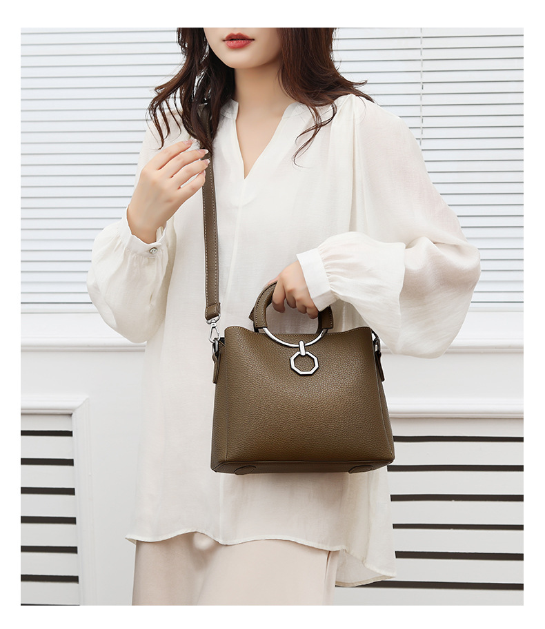 Women's bag elegant middle-aged women's mother bag versatile elegant multi-layer crossbody large capacity handbag_voghion.com