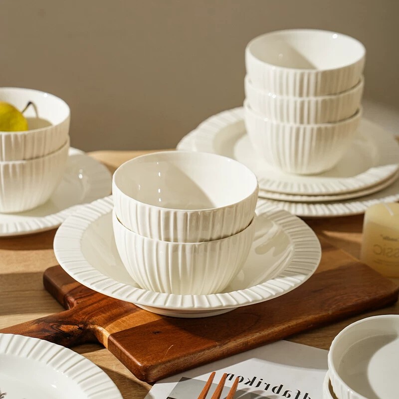 Kangmo pure white vertical stripe ceramic bowl and plate set, suitable for microwave and dishwasher, high aesthetic value for home use