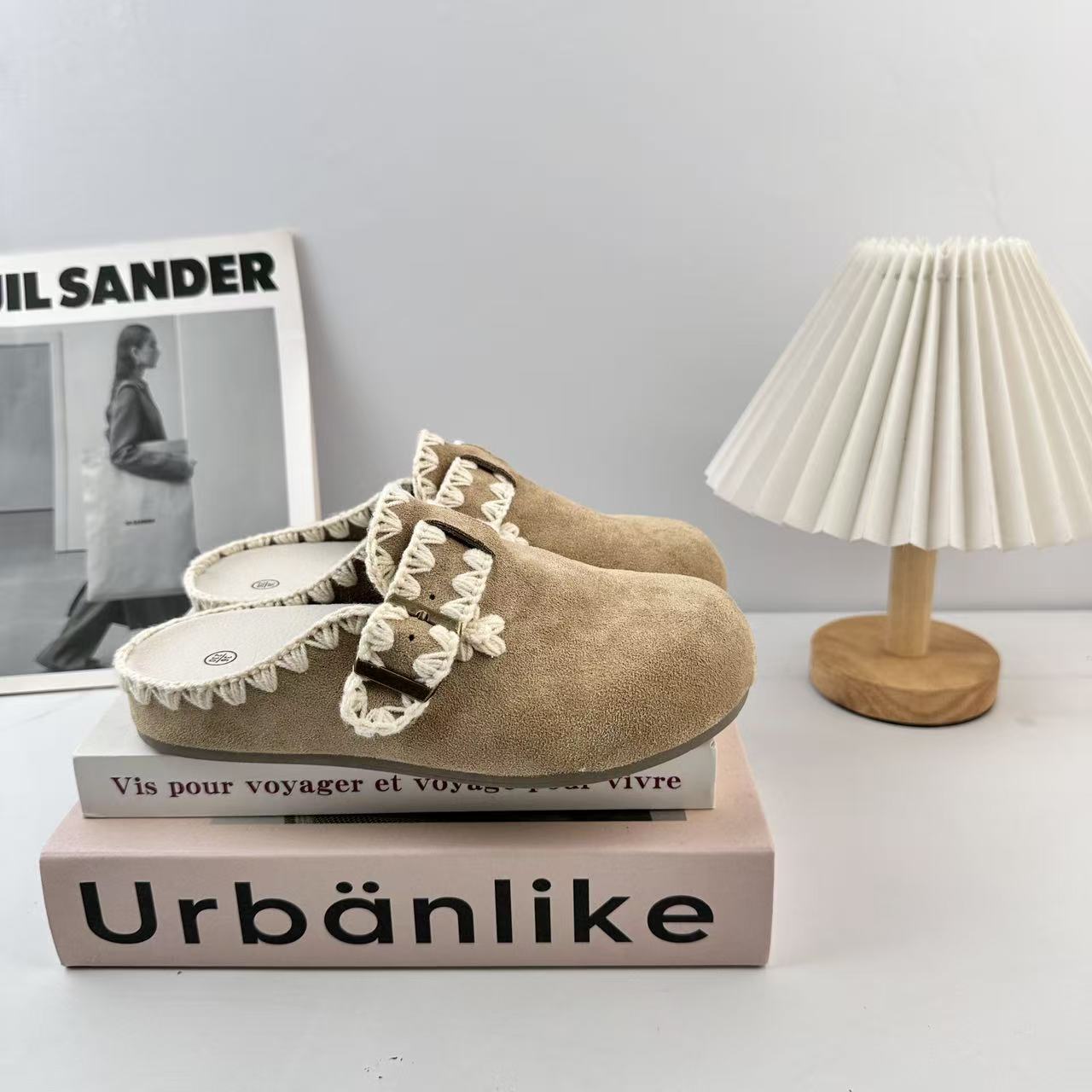 Yuanyang wave casual versátil un pie pedaleo 2025 otoño y verano nuevo tipo de bolsas de vestir, cinturón de cinturón, botones de moda, zapatillas de cabello