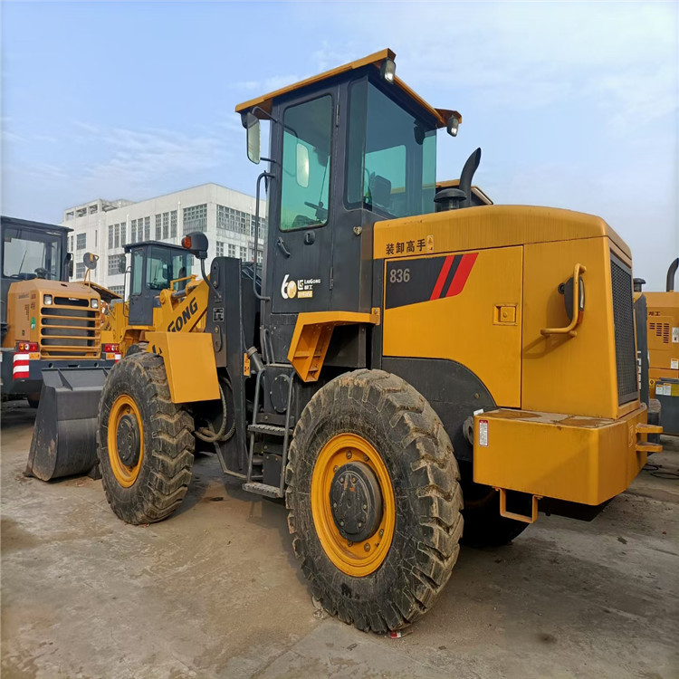 浙江宁波到上海购买龙工 柳工 临工30、50二手装载机-二手铲车