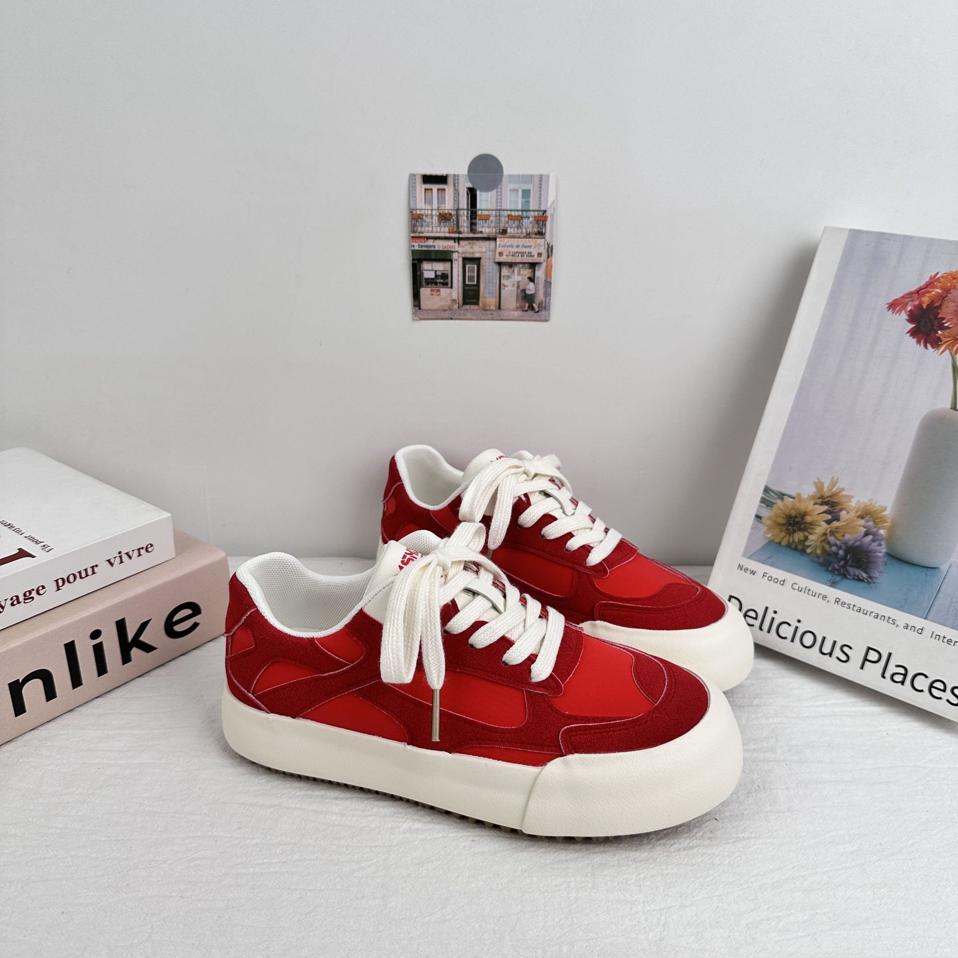 6665 zapatillas de suela gruesa para mujer 2025 nuevo estilo chic cabeza redonda estilo explosivo casual nicho retro estilo de Hong Kong todo fósforo zapatos de entrenamiento alemán