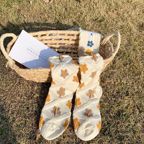 Spring and summer mid-calf socks ins trendy girls Korean version retro Hyuna style autumn and winter versatile casual Internet celebrity style college