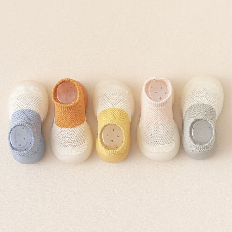 Новая летняя обувь для малышей, детская обувь для предварительного шага, мягкая подошва, нескользящая, износостойкая, сетчатая, дышащая и легкая.