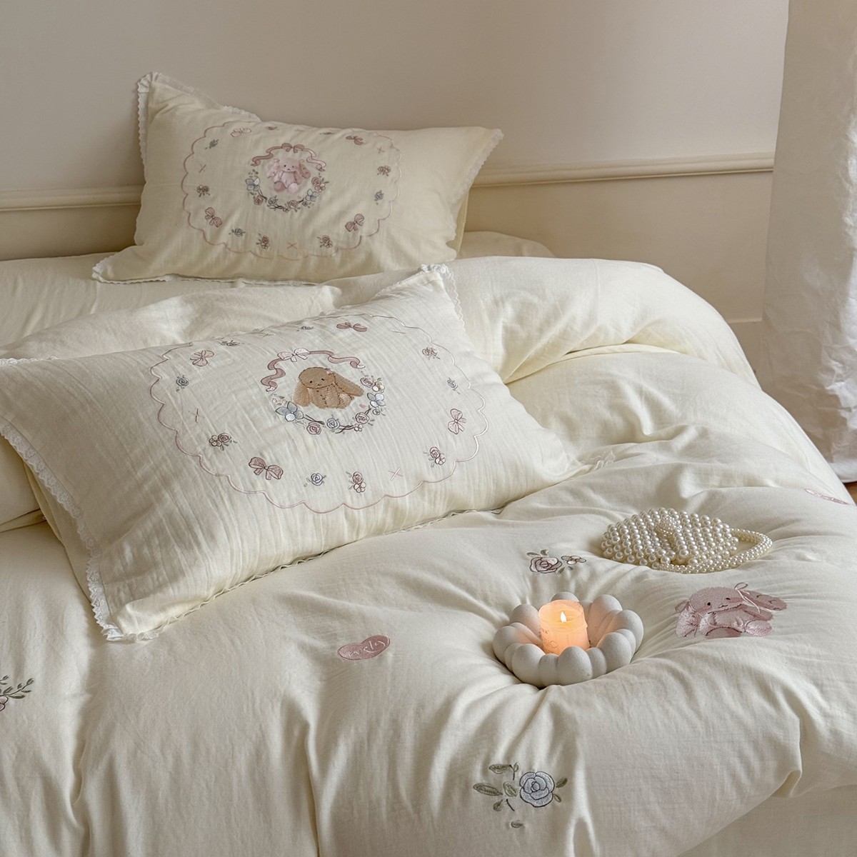 Corazón de la niña francesa, algodón suave, sábanas de algodón de tres o cuatro piezas, bonitas colchas bordadas de conejo, ropa de cama