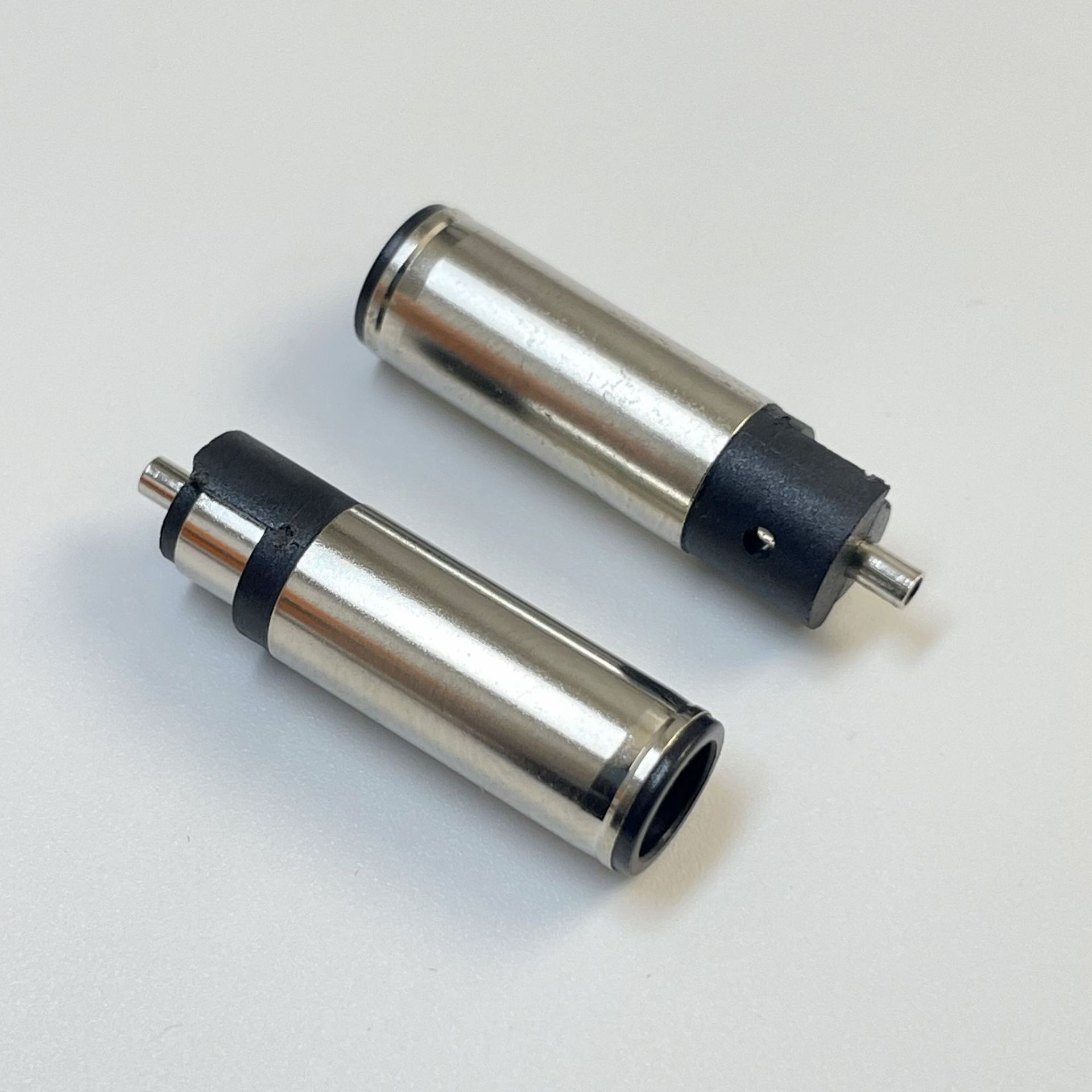 7909DC头电脑电源插头 DC7909三极插头带中心针0.9笔记本插头黑胶