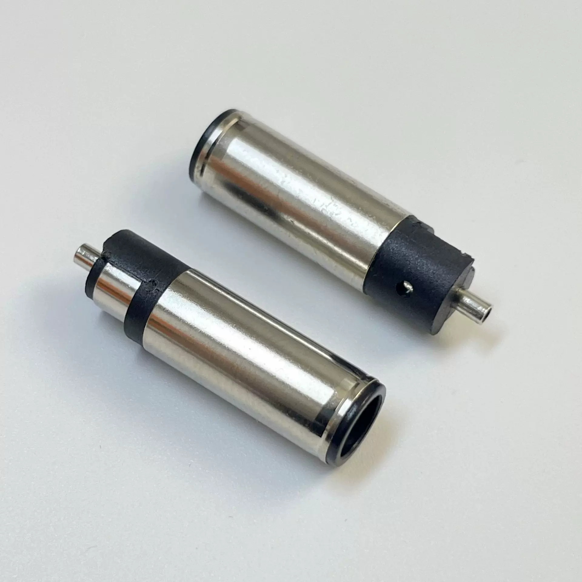 7909DC头电脑电源插头 DC7909三极插头带中心针0.9笔记本插头黑胶