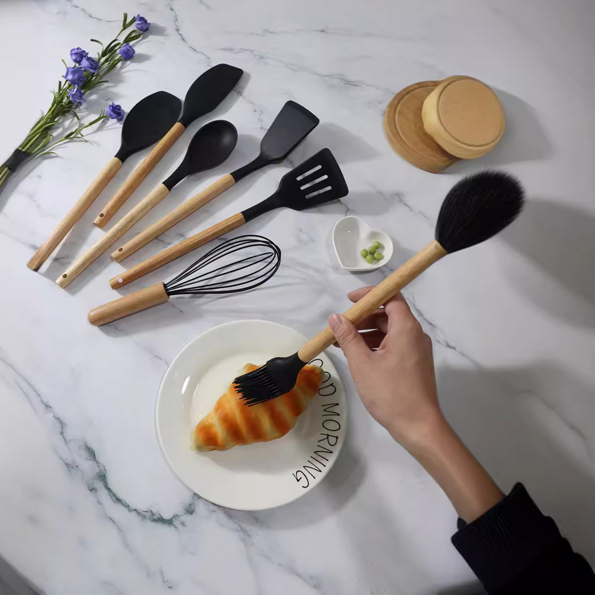 Cuchara de sopa de espátula de silicona juego de 12 piezas sartén antiadherente pala de silicona de grado alimenticio para el hogar juego de utensilios de cocina de silicona al por mayor