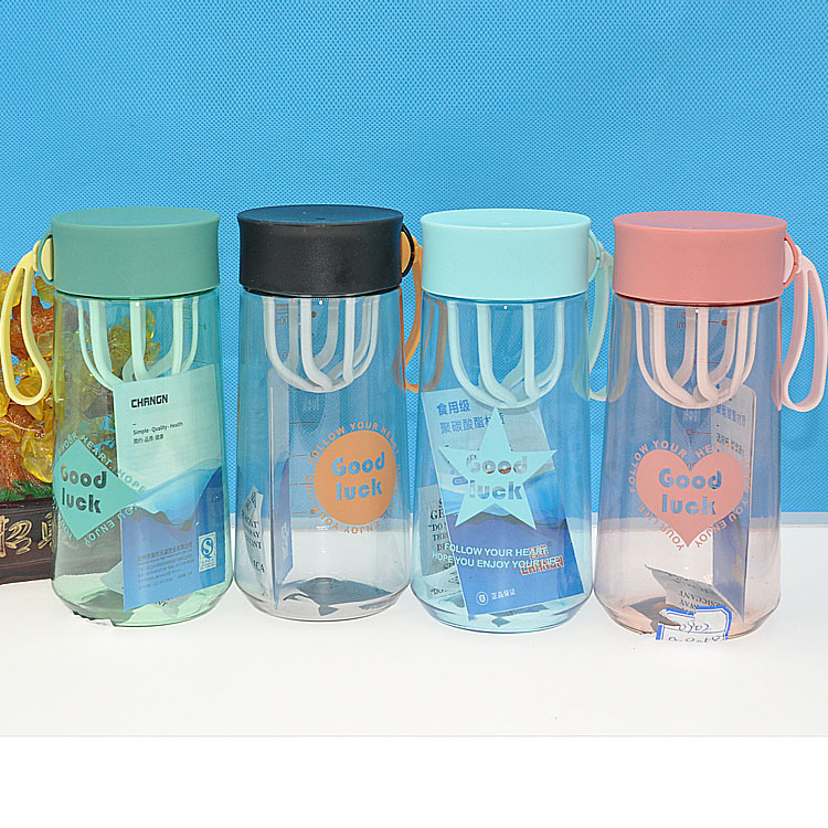 Tianyi nueva taza de plástico deportes 600ml verano al aire libre creativo espacio Copa Internet celebridad fitness taza grande hervidor