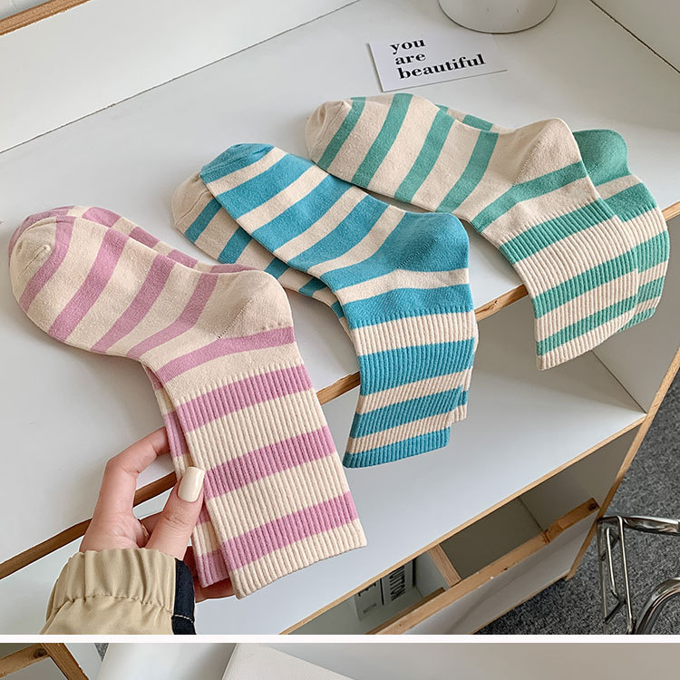 Women's Classic Style Streetwear Stripe Cotton Crew Socks A Pair display picture 1