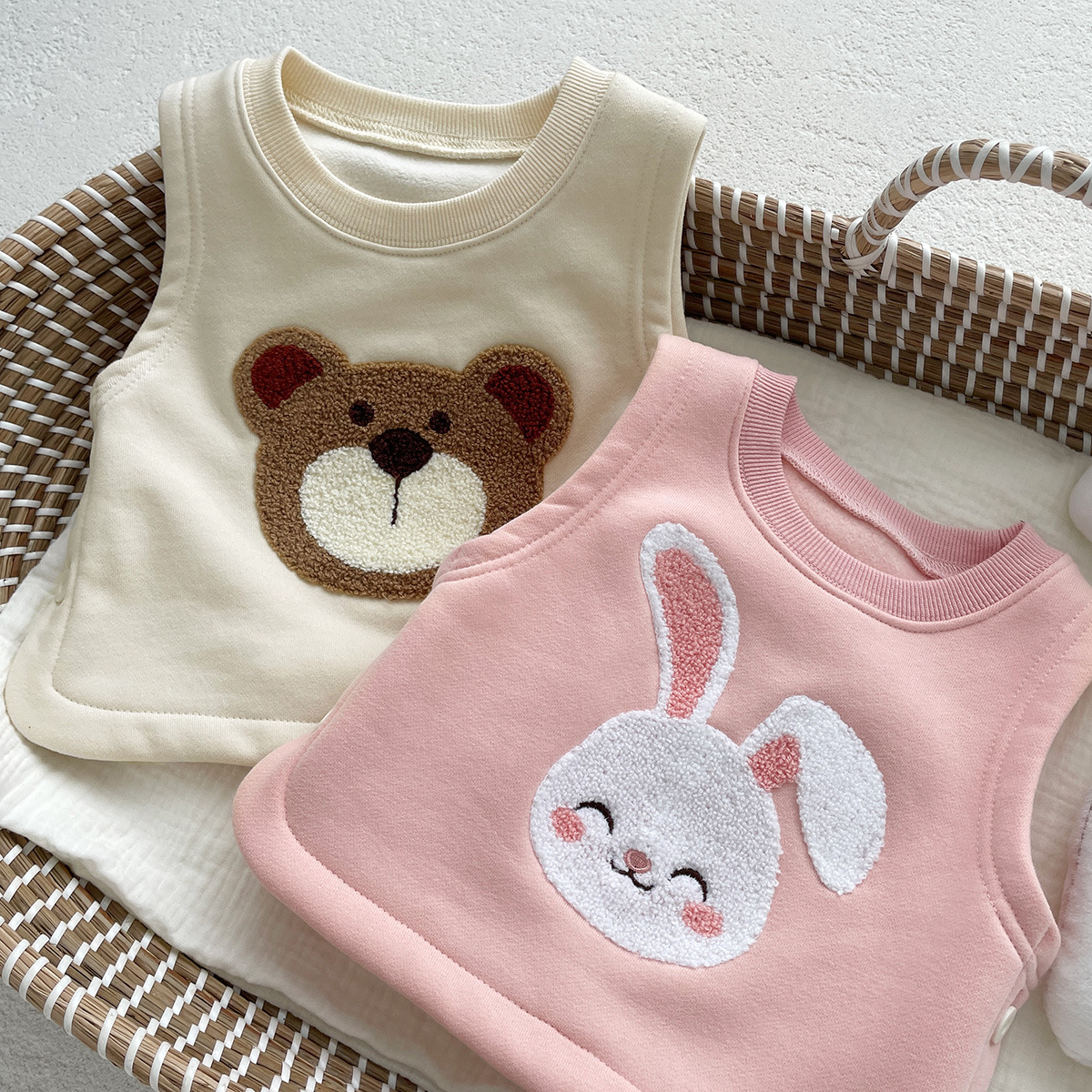 Ins2023 otoño e invierno nuevo bebé chaleco forrado de lana recién nacido niños y niñas bebé de dibujos animados conejo oso abrigo