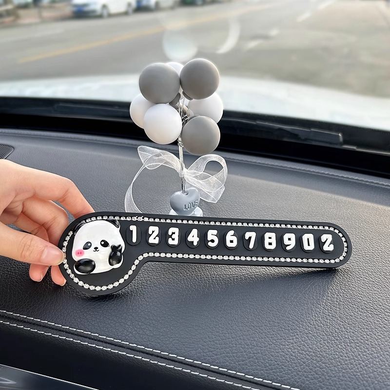 Espacio de estacionamiento temporal del automóvil, número de matrícula móvil, placa de estacionamiento, bricolaje, nueva chica linda creativa, teléfono móvil en el automóvil