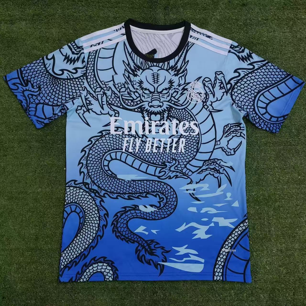 Una generación de uniformes de fútbol, nuevos uniformes de entrenamiento, camisetas, Italia AC, Barcelona, Real Madrid, Brasil, Japón, Ajax