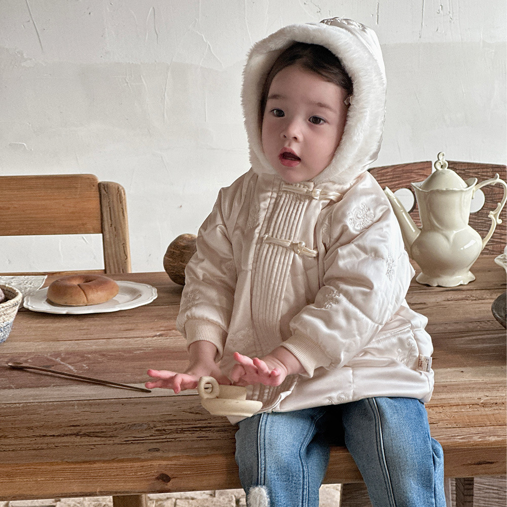 Chicas coreanas otoño e invierno más chaqueta con capucha acolchada de terciopelo chaqueta acolchada de invierno de bebé femenino más pantalones de terciopelo de dos piezas