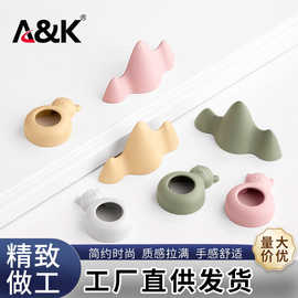 儿童房衣柜门拉手创意卡通小熊鲸鱼抽屉把手彩色可爱家具小拉手