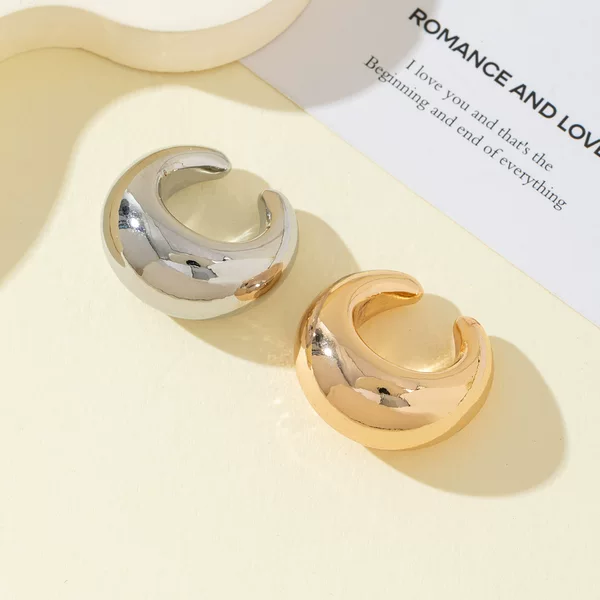 New cross-border ins-style fashion and personalized ear clips, comma-shaped glossy earrings, simple and versatile accessories