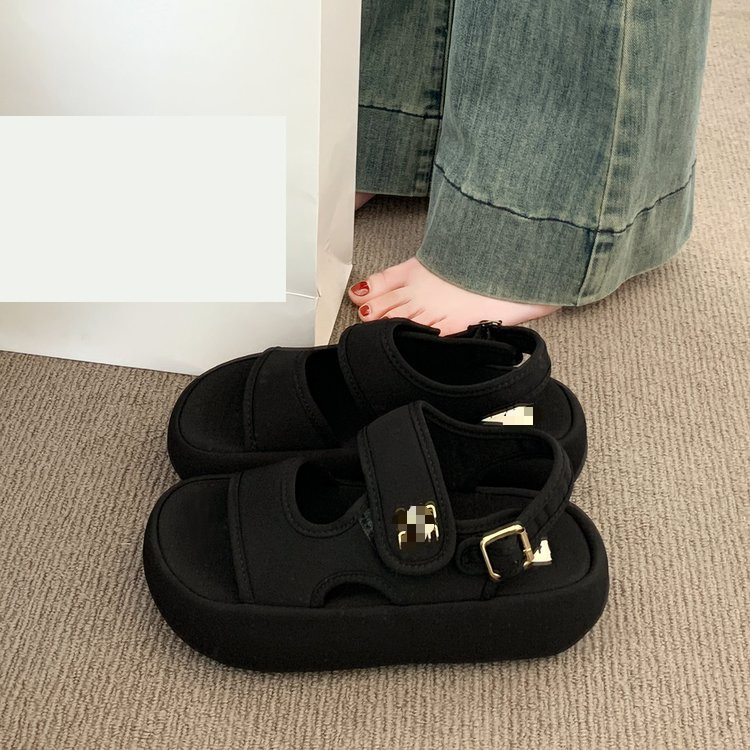 Sandalias de suela gruesa de explosión para mujeres de verano 2026 nuevas explosiones de suela suave no se cansan pies de mujer zapatos casuales de playa romanos