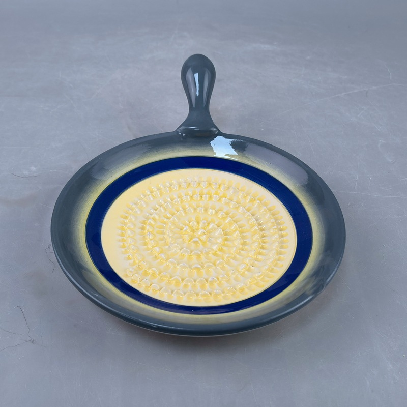 Cerámica Molinillo de jengibre Molinillo de jengibre y ajo Molinillo de puré de frutas Suplemento de alimento Plato de molienda de barro Plato de cocina Arteque Personalización transfronteriza