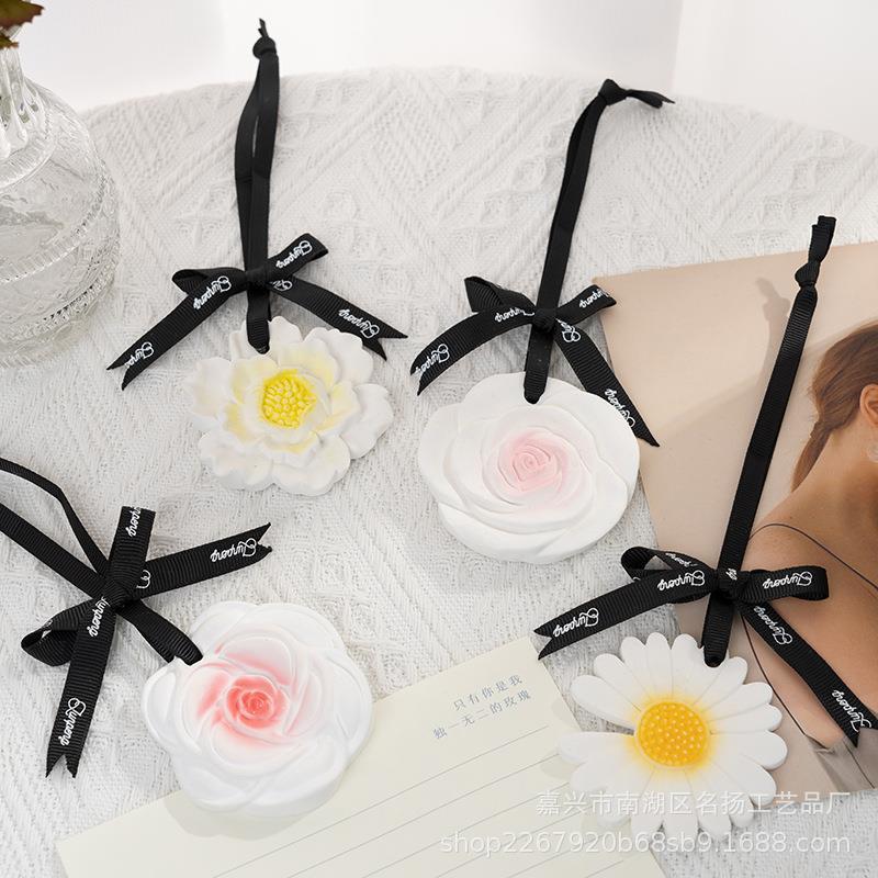 Camellia Gypsum Rose Daisy Peony Aromatherapy Wax Bedroom Home Wardrobe Decoration Deodorizing Pendant