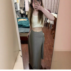 グレーのa字のお尻の半身のスカートの女性の夏の新型のデザイン感の小さい子は今年人気があります。