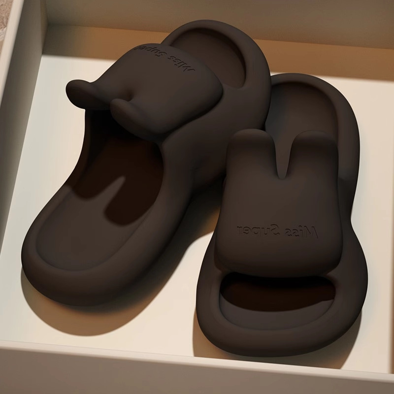 고급 블랙 (똥을 밟은 듯한 느낌의 EVA 소재로 가볍고 편안하며 미끄러지지 않음)