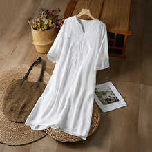 文艺气质高级透气重工刺绣连衣裙2025白色夏季新款宽松显瘦长裙女