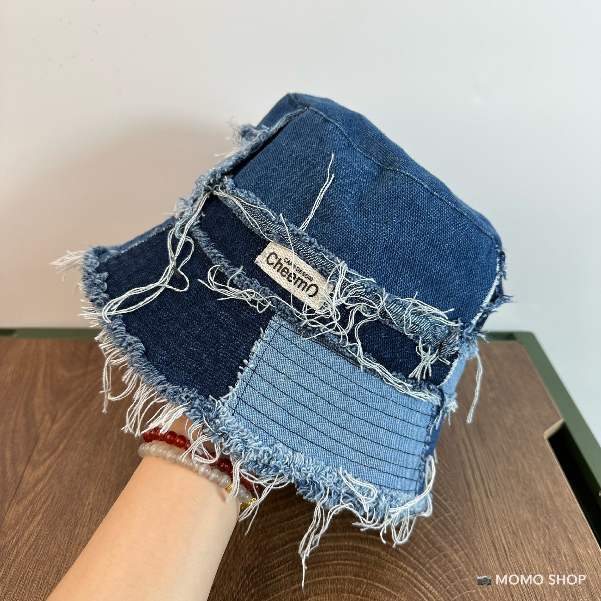 Chapéu Bucket Vintage Coreano Patchwork em Jeans Feminino, Estilo Pescador Urbano, Moderno e que Afina o Rosto, com Personalidade Incomparável, Estilo Mendigo_voghion.com
