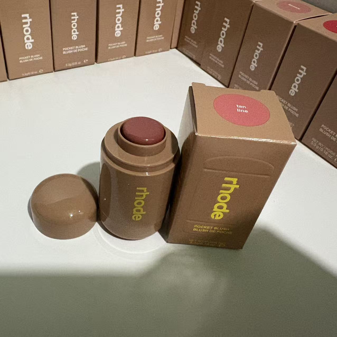 Rhode skin nuevo blush hailey piggy / freckle lips and mejillas blush