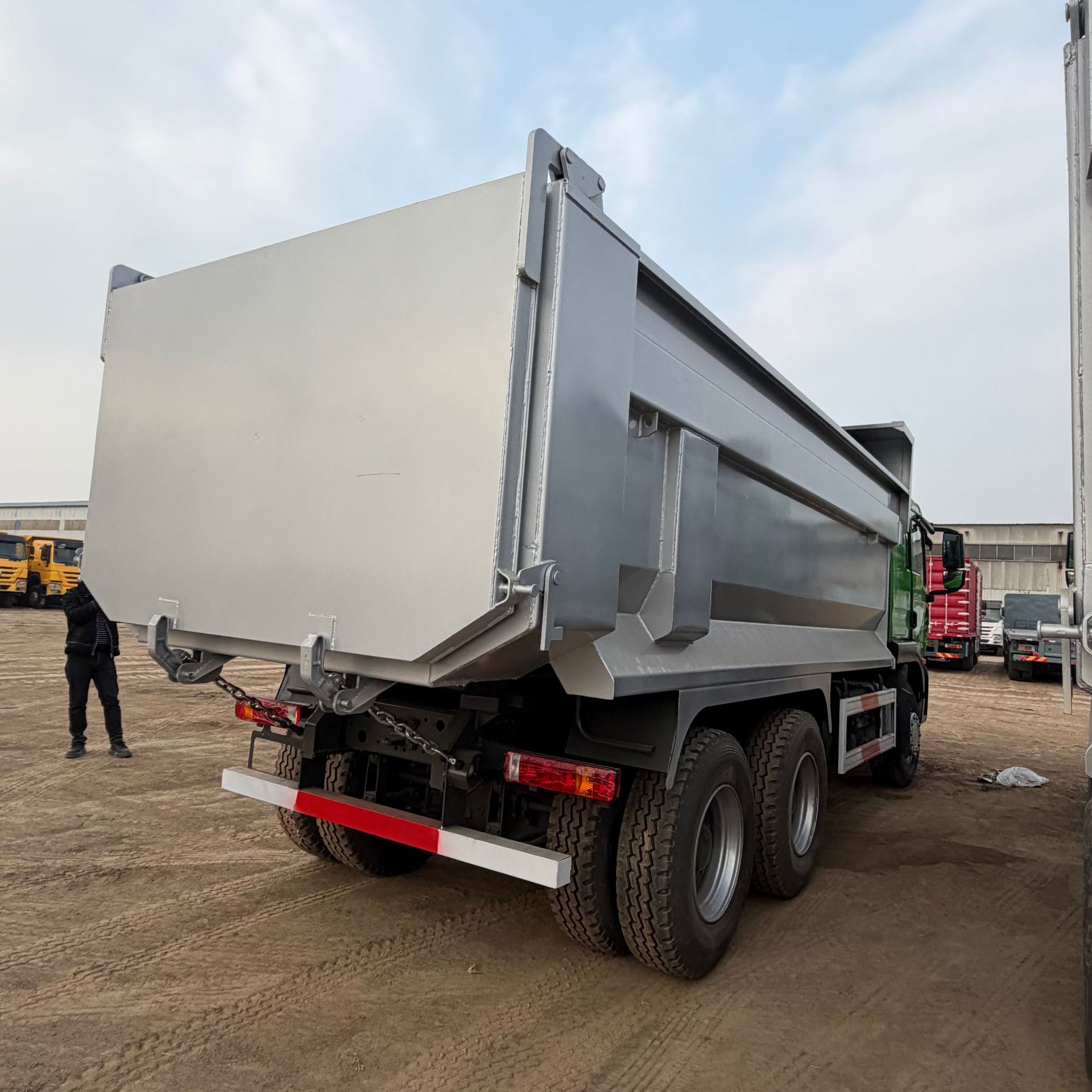 Howo 440 Horsepower Howo Shandeka Tx Rear Eight-Wheel 6X4 Engineering Dump Truck Construction Waste Rear-Dump Dump Truck