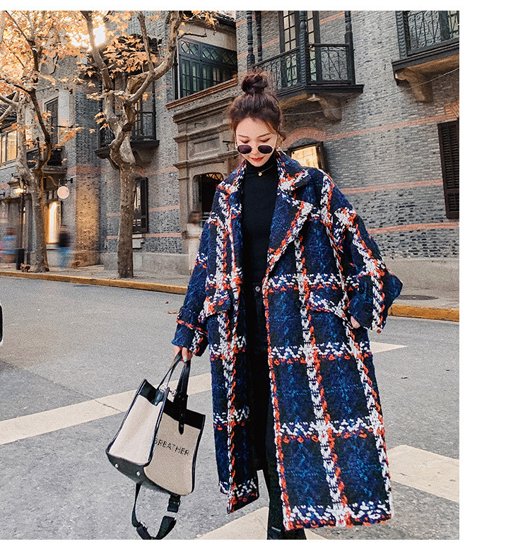 Cappotto donna in lana scozzese a mezza lunghezza con colletto_voghion.com