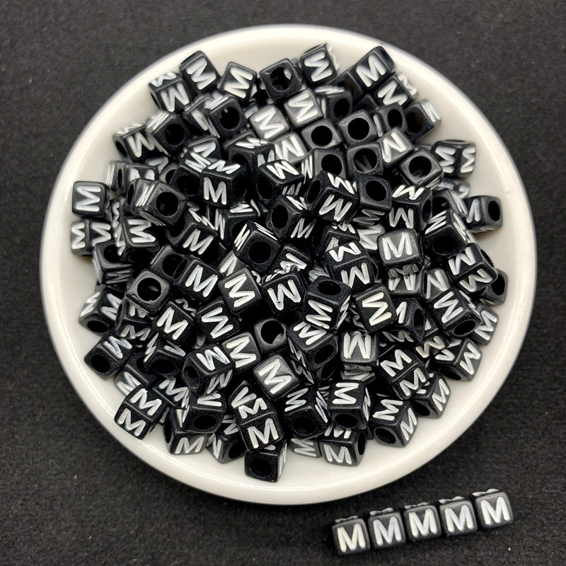 26 letras cuadradas blancas acrílicas de fondo negro inglés de una sola letra diy accesorios de beads material de beads sueltos image 19